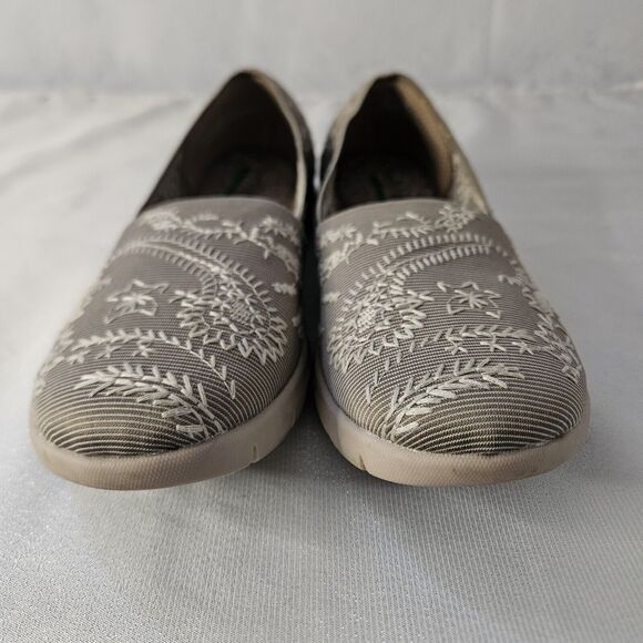 BARETRAPS Embroidered Slip On Sneaker Sz10 Tan grey Memory Foam - Picture 4 of 7